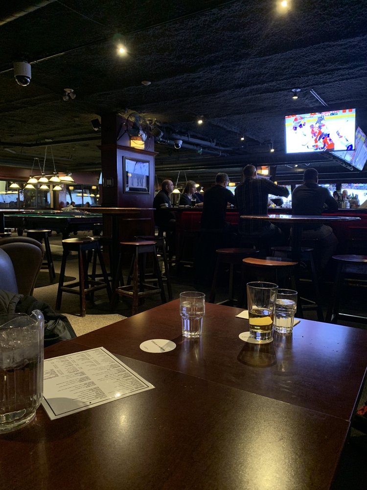 MACLAREN’S ON ELGIN - 10 Photos & 37 Reviews - 180 MacLaren St, Ottawa ...