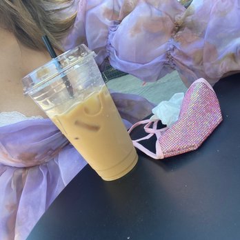 Mavro Coffee - Iced oat vanilla oat Latte - Coffee & Tea Near Me - Los Angeles, California Mavro Coffee - Iced oat vanilla oat Latte - Coffee & Tea Near Me - Los Angeles, California