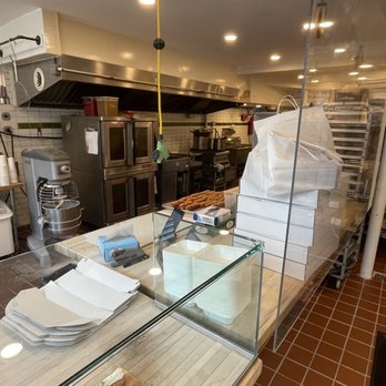 Fan-Fan Doughnuts - Inside - Donuts Near Me - Brooklyn, New York