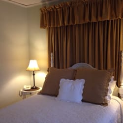 The Brown Street Inn - White room