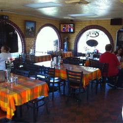 Taqueria Los Arcos - Small but comfy