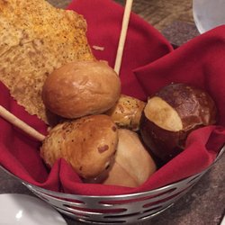 Loukinens' on 4th - Bread basket