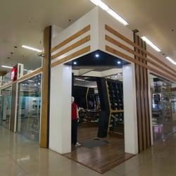 Moe's Sneaker Spot - StoreFront