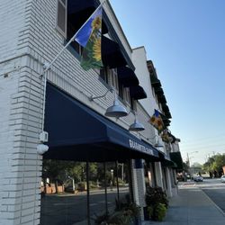 Salmon Dave's Pacific Grille - Exterior