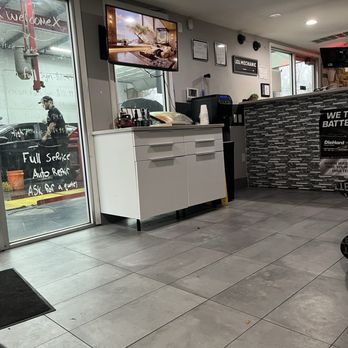 Kwik Kar Oil Change & Auto Care - Oil Change Stations Near Me - Allen, Texas Kwik Kar Oil Change & Auto Care - Oil Change Stations Near Me - Allen, Texas