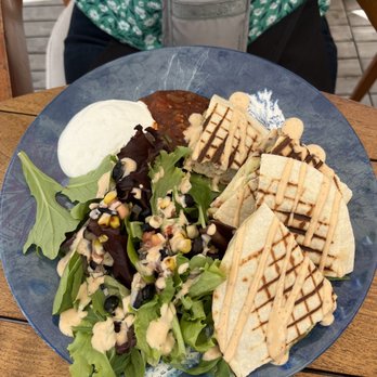 Swell Restaurant and Pool Bar - Blackened Mahi mahi quesadilla - Bars Near Me - Honolulu, Hawaii Swell Restaurant and Pool Bar - Blackened Mahi mahi quesadilla - Bars Near Me - Honolulu, Hawaii