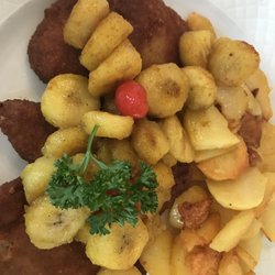 Gaststätte Behmenburg - Schnitzel afrikanisch.