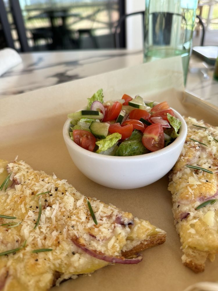 OLIVE’S VINEYARD CAFÉ Updated October 2024 17 Photos 6345 S Rhumb