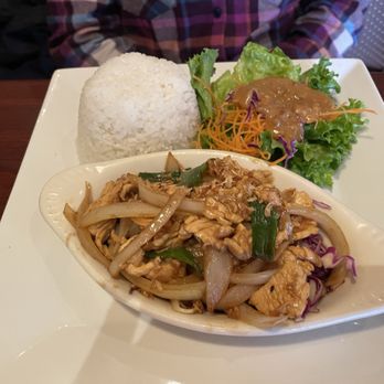 Aiyara Thai Cuisine - Garlic dish - Thai Near Me - Temecula, California Aiyara Thai Cuisine - Garlic dish - Thai Near Me - Temecula, California