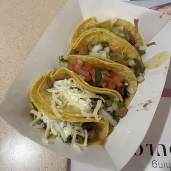 Los Kuyas - $1 tacos - Filipino Near Me - San Francisco, California Los Kuyas - $1 tacos - Filipino Near Me - San Francisco, California