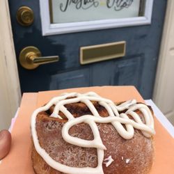 Frosted Flour - Warm cinnamon buns!!!