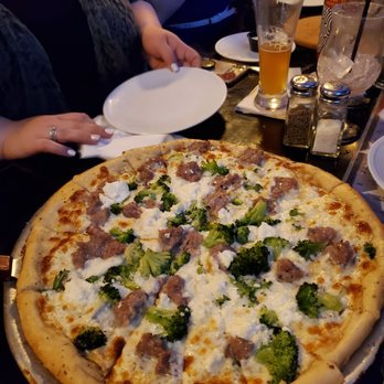 The River Road House - White Pizza. Broccoli, ricotta, sausage, extra garlic. Outstanding!!!! - Pizza Near Me - Schenectady, New York