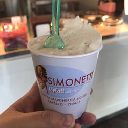 BAR Gelateria Il Portico di Simonetti Alma e Lorena - Almond (mandorle) granite