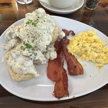 Ruby Slipper Central Business District - Biscuits and Gravy - Breakfast & Brunch Near Me - New Orleans, Louisiana
