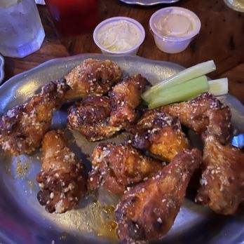 Hattricks - Shake and bake and garlic Parmesan wings - American Near Me - Tampa, Florida