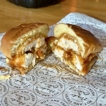 Halal Burgers - Mango Habanero Crispy Chicken Sandwich  @ColumbusFoodDude - Halal Near Me - Hilliard, Ohio