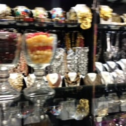 Anes Choi - Collares y pulseras.