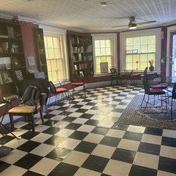 Baine's Books & Coffee - Main area