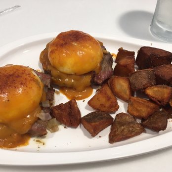 Omelet Bar - Brisket Benedict - Breakfast & Brunch Near Me - Orlando, Florida Omelet Bar - Brisket Benedict - Breakfast & Brunch Near Me - Orlando, Florida