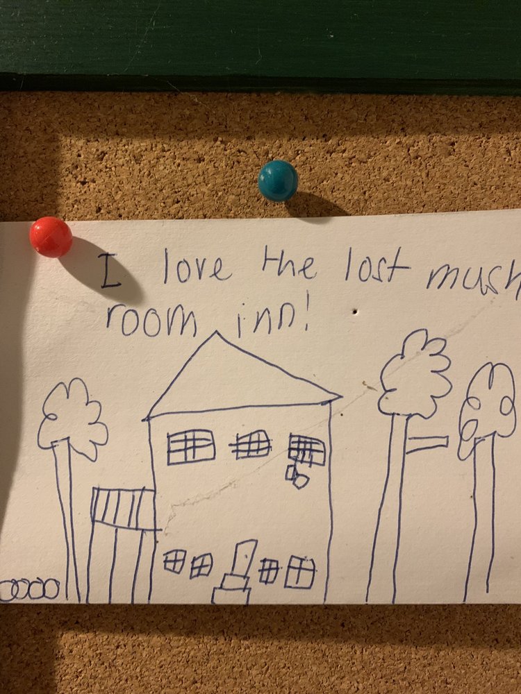 THE LOST MUSHROOM INN 95 Lost Rd, Sunderland, Vermont Bed