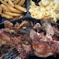 Buddy's BBQ - Combo plate