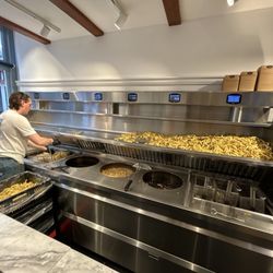 van Wonderen Frieten - Inside