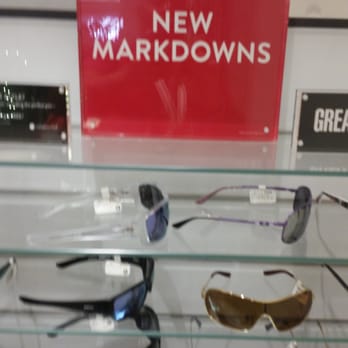Macy's - Markdowns display - Department Stores Near Me - Honolulu, Hawaii