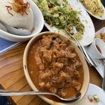 Burma Superstar - Burmese beef, coconut rice, tea leaf salad (mixed in the photo), chicken curry noodles - Burmese Near Me - Alameda, California