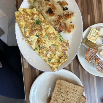 Cafe 82 - Denver omelette - Diners Near Me - New York, New York