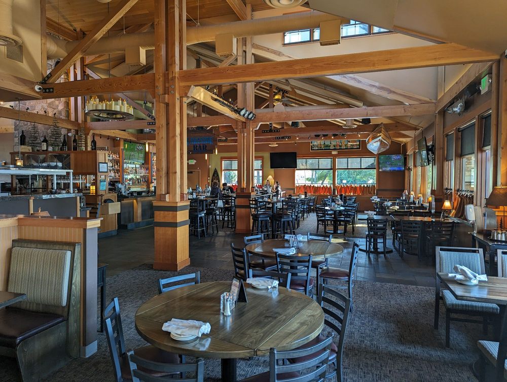 Emory's On Silver Lake