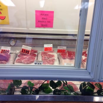 Bisson's Meat Market - Beef case - Meat Shops Near Me - Topsham, Maine Bisson's Meat Market - Beef case - Meat Shops Near Me - Topsham, Maine