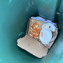 Croydon Pizza - Trash
