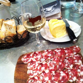 L'Avant Comptoir - Saucisson, Beurre salé, Baguette, Vin Blanc - Tapas Bars Near Me - Paris, 75