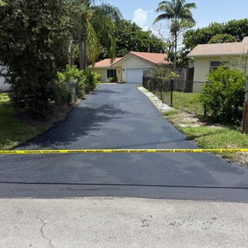 Tropical Surface Solutions - Driveway Asphalt seal - Pressure Washers Near Me Tropical Surface Solutions - Driveway Asphalt seal - Pressure Washers Near Me