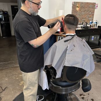 Union Hands Barbershop - Superior service - Barbers Near Me - Sacramento, California Union Hands Barbershop - Superior service - Barbers Near Me - Sacramento, California