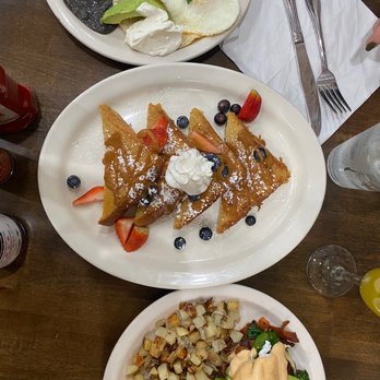 Breakfast House - HUEVOS RANCHEROS, SPECIAL FRENCH TOAST, BLT BENEDICT - Breakfast & Brunch Near Me - Chicago, Illinois Breakfast House - HUEVOS RANCHEROS, SPECIAL FRENCH TOAST, BLT BENEDICT - Breakfast & Brunch Near Me - Chicago, Illinois