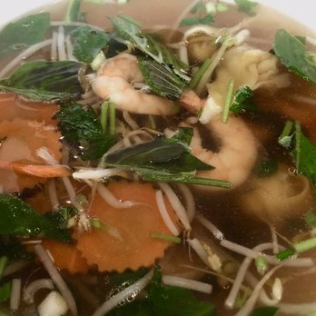 Chopstick and Rice - Won Ton Pho. 3 nice shrimp, 6 plump won ton, steaming hot. I asked for the rice noodles on the side. - Vietnamese Near Me - Honolulu, Hawaii