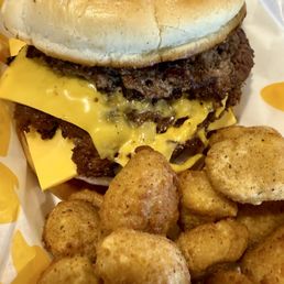 Cheeseburger and Fried Cheese Curds Cheeseburger and Fried Cheese Curds