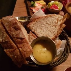 Anchas Bodega - Brød med aioli