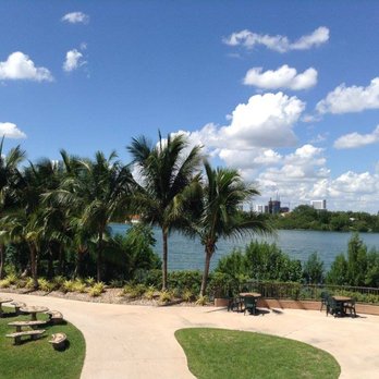 Jungle Island - Amusement Parks Near Me - Miami, Florida