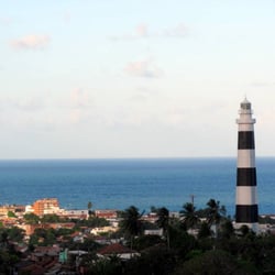 Farol de Olinda - O Farol e o mar