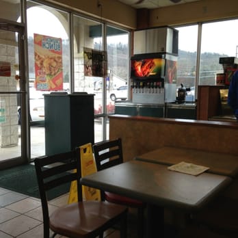 Subway - a table and chairs in a restaurant - Sandwiches Near Me - Ooltewah, Tennessee Subway - a table and chairs in a restaurant - Sandwiches Near Me - Ooltewah, Tennessee