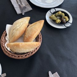 Sa Barca - Bread and olives