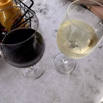 Latitudes Restaurant Hollywood - Merlot and Pinot Grigio - Breakfast & Brunch Near Me - Hollywood, Florida