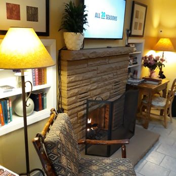 Star Motel - Cute reception area - Hotels Near Me - Sedona, Arizona