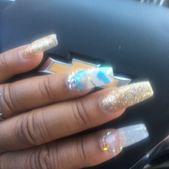 Pearl Nails and Spa - Nails by Kevin - Nail Salons Near Me - Long Beach, California