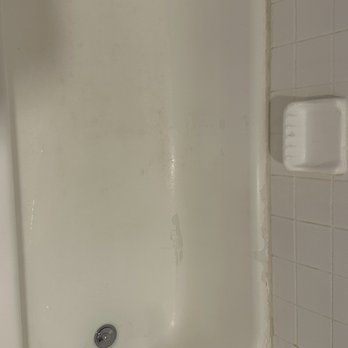 Best Western Plus InnTowner Madison - Beaten down and dirty tub - Hotels Near Me - Madison, Wisconsin Best Western Plus InnTowner Madison - Beaten down and dirty tub - Hotels Near Me - Madison, Wisconsin