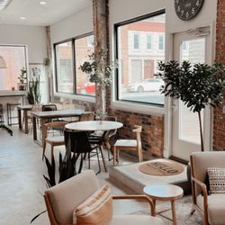 The Maca Root Juice Bar & Eatery - Cafe