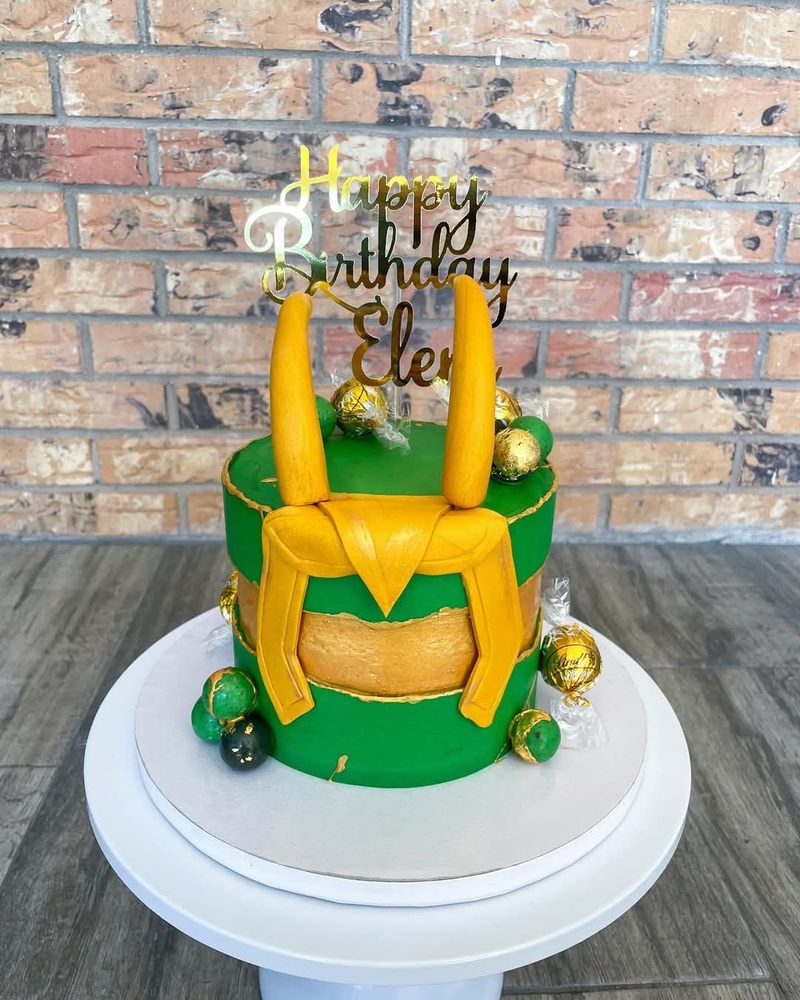 Hello Cakery & Macarons Logo