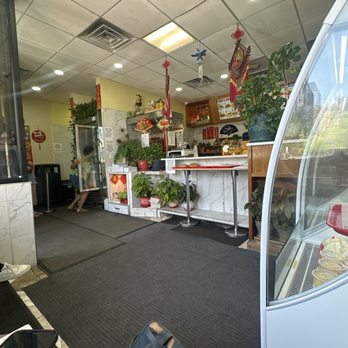 Nhu Lan Uptown - Inside - Vietnamese Near Me - Chicago, Illinois